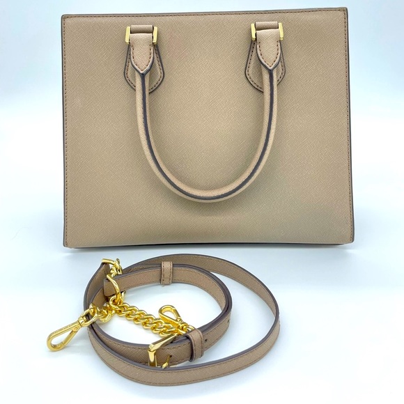 Michael Kors Camel Leather Purse 👜 - Picture 3 of 11